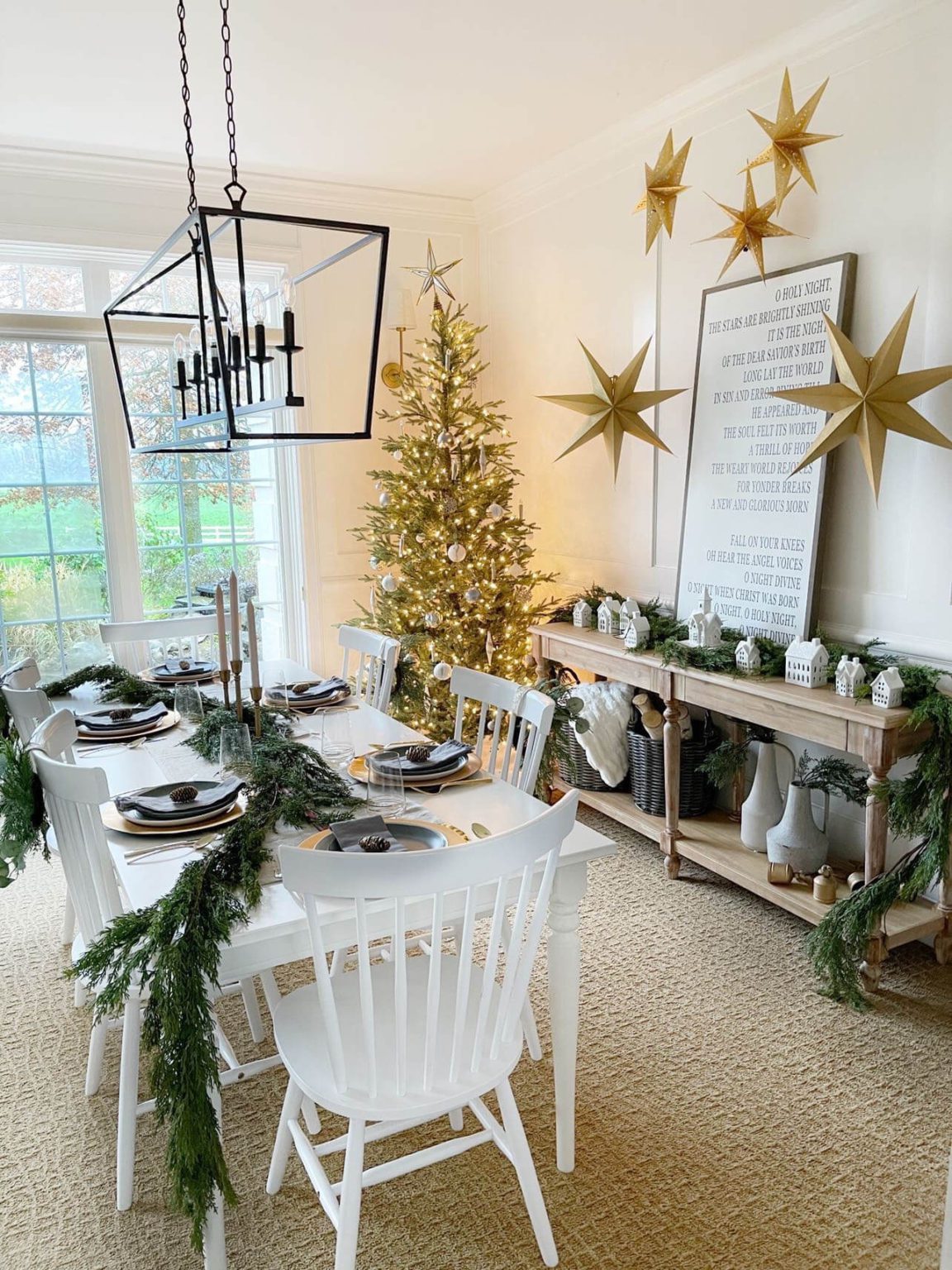 6 Festive and Stunning Christmas Tablescape Ideas » The Tattered Pew