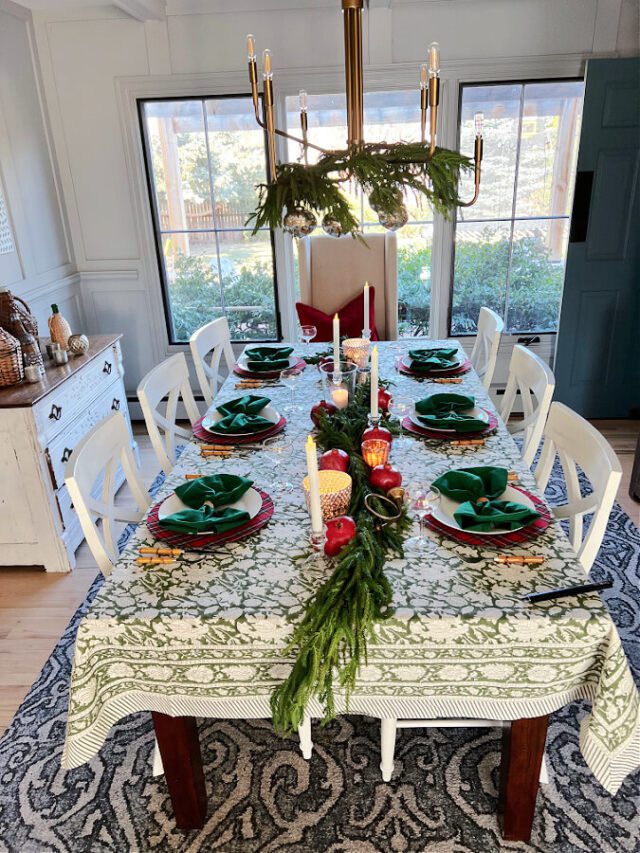 Christmas In Our Kitchen and Dining Room » The Tattered Pew