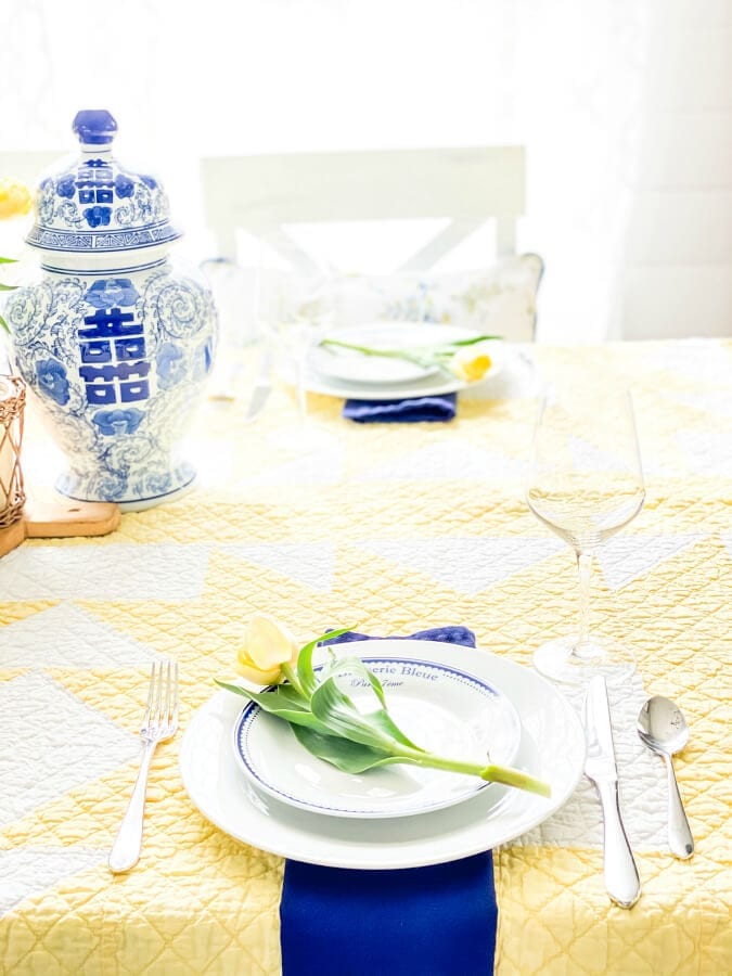 https://www.thetatteredpew.com/wp-content/uploads/blue-and-yellow-mothers-day-brunch-decor-8-1.jpg