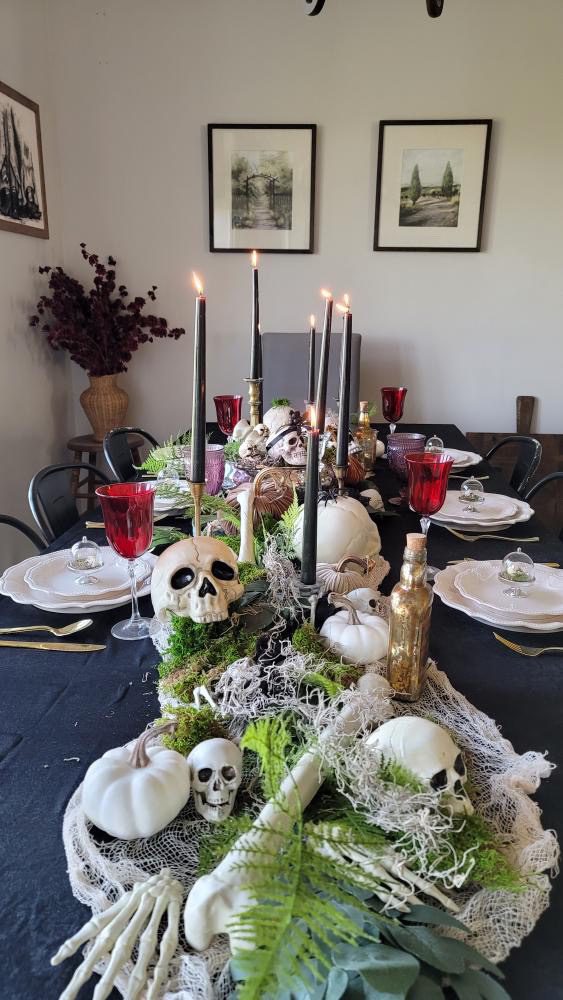 creepy Halloween table