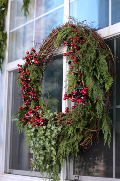 How To Make A Large Outdoor Christmas Wreath » Grow Beauty With Ease