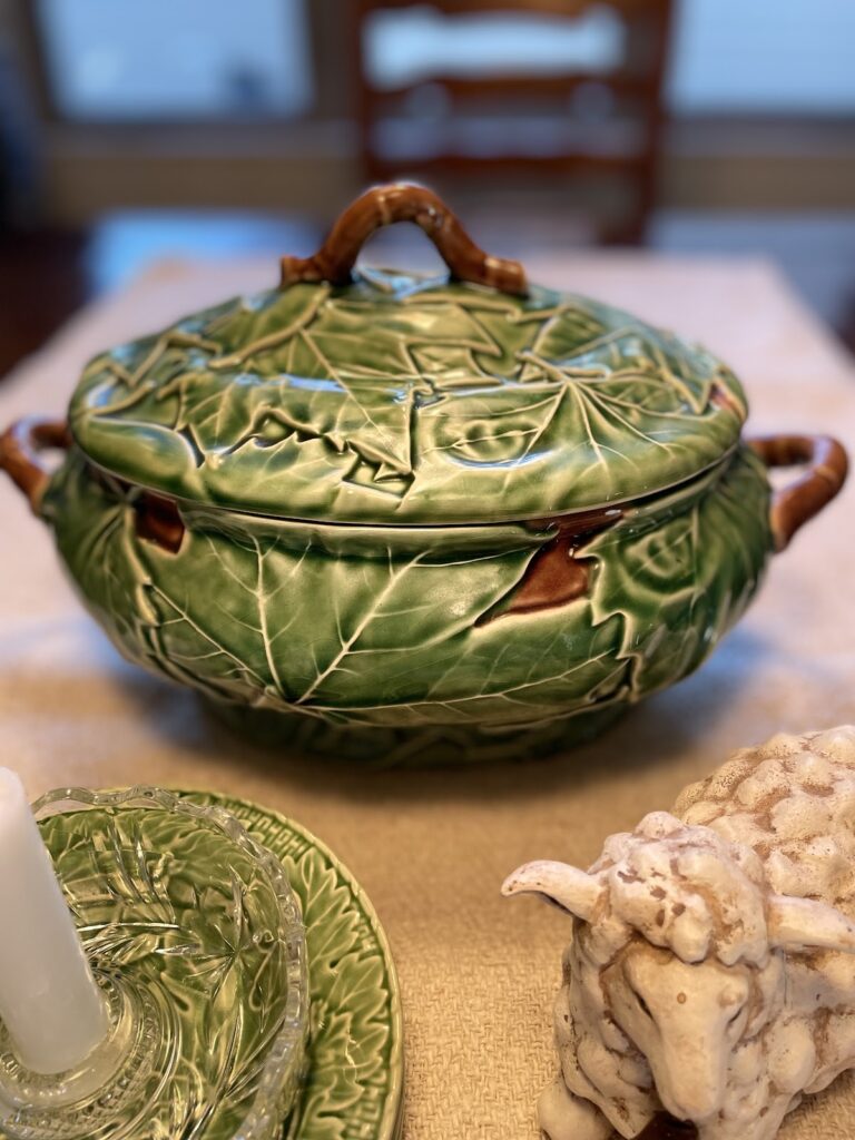 Green lidded cabbage pot