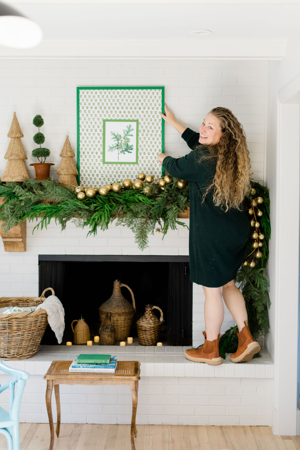 Step-by-Step Guide To Asymmetrical Christmas Mantel Garland Layering ...