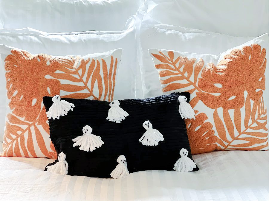 Simple DIY Halloween Ghost Pillow » The Tattered Pew